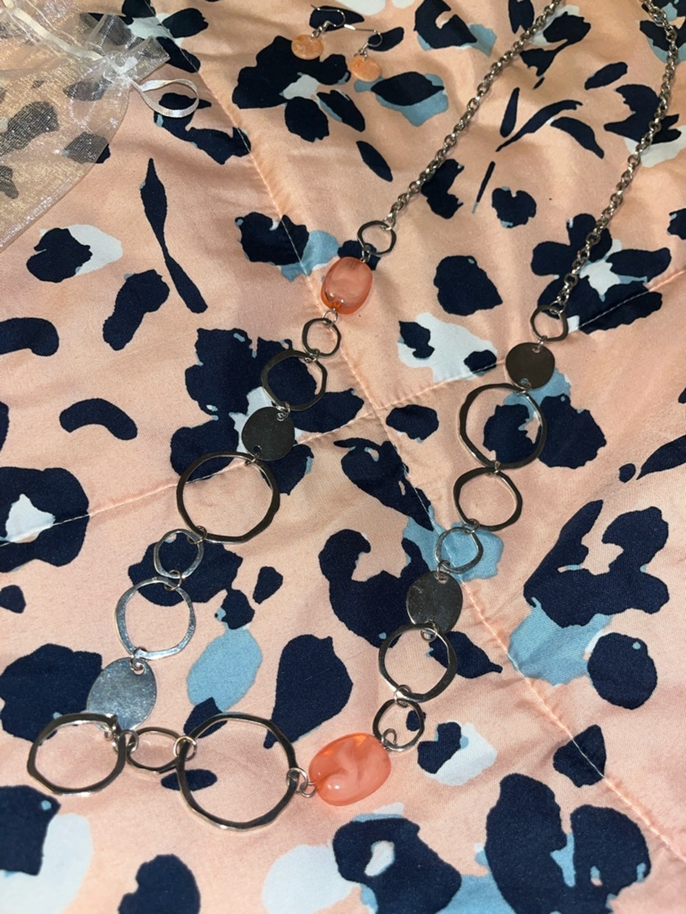 NWOT Y2K Women's Silver Long Chain Necklace with Peach Accent + Earrings 🧡🩷